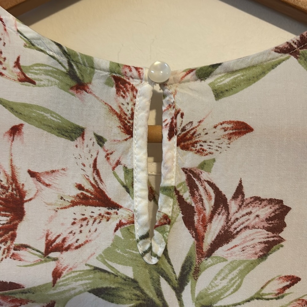 Paraphrase Floral Ruffled Blouse - Picture 5 of 5